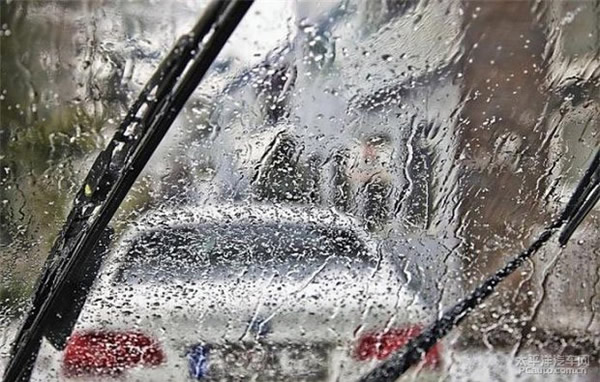 科目二、科目三遇到下雨天應(yīng)該怎樣做？考試順利會通過