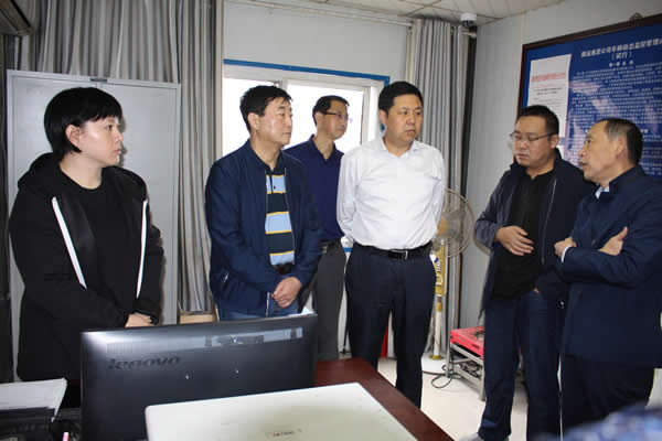 市交通運輸局黨組副書記、市運管局局長何濤一行到隴運集團公司檢查國慶節(jié)前安全生產工作