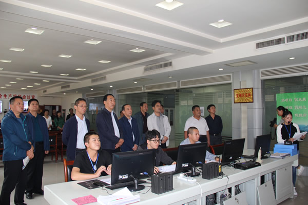 市安委辦主任、安監(jiān)局局長李永宏一行到隴運(yùn)集團(tuán)公司檢查指導(dǎo)工作