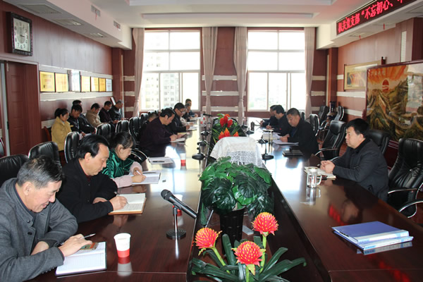 隴運(yùn)集團(tuán)公司黨委召開(kāi)“不忘初心、牢記使命”主題教育讀書(shū)班暨理論學(xué)習(xí)中心組第九次集中學(xué)習(xí)（擴(kuò)大）會(huì)議
