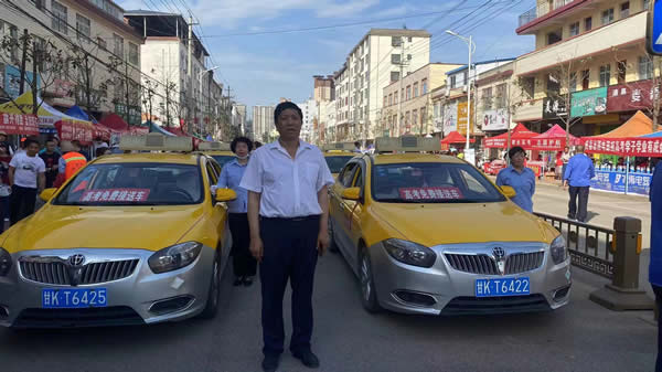 “愛心送考、奉獻社會”---隴運集團在行動