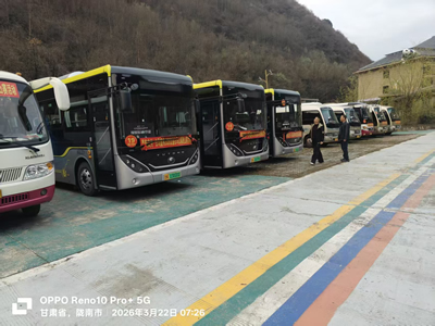 隴南市隴運集團文縣客運公司、公交公司圓滿完成“春韻文州·白馬盛典2026文縣白馬山寨跑山賽”運輸保障任務